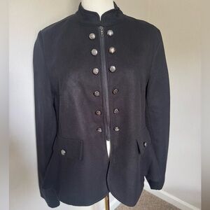 Black jacket with fashion buttons!